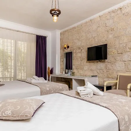 Avlu Boutique אלאקאטי