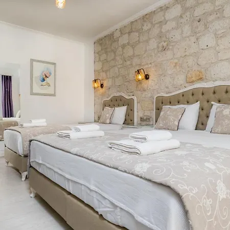 Bed and Breakfast Avlu Boutique 4*