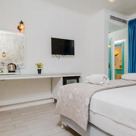 Avlu Boutique ألاتشاتي