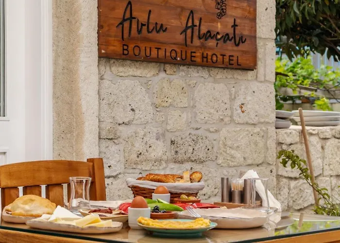 Alojamento de Acomodação e Pequeno-almoço Avlu Boutique 4*