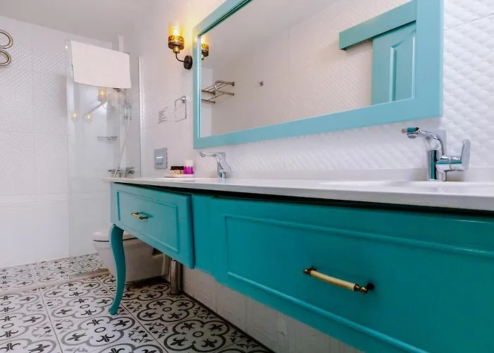 Avlu Boutique فندق مبيت وإفطار 4*