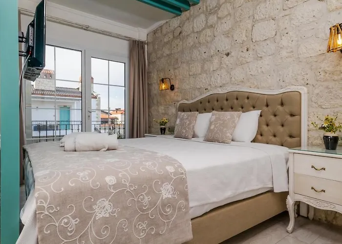 فندق مبيت وإفطار Avlu Boutique ألاتشاتي